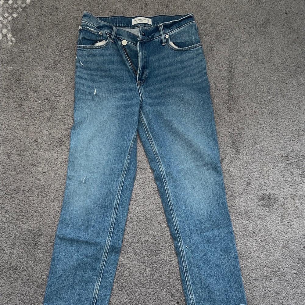 Abercrombie the 90’s Straight Ultra High Rise Blue Jeans
